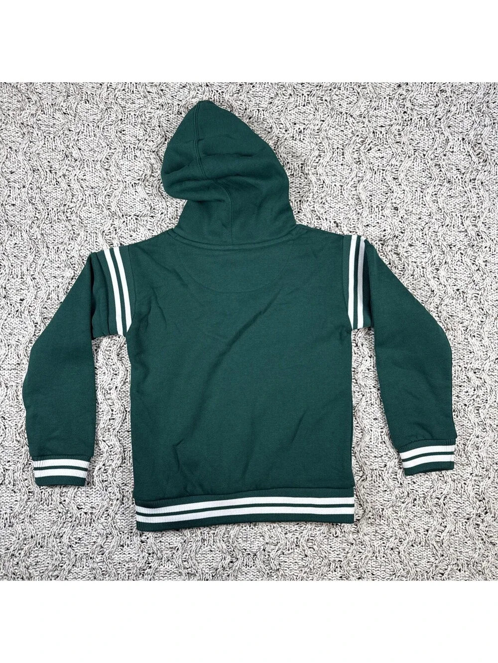 Levi’s Kids Green Pullover Hoodie Size 6-7 Long Sleeve Casual Logo Sweatshirt